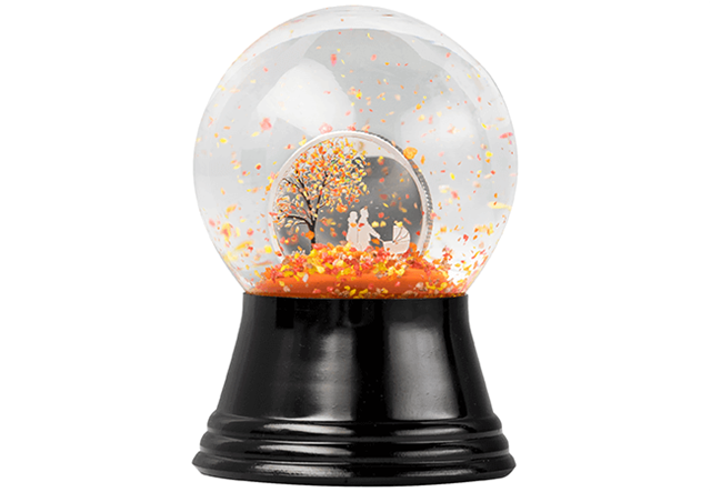 Indian-Summer-Snow-Globe-Silver-Coin-Globe-1.png