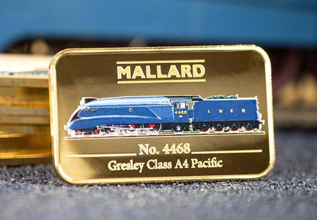 Mallard Steam Locomotive Gold Plated Ingot Lifestyle2