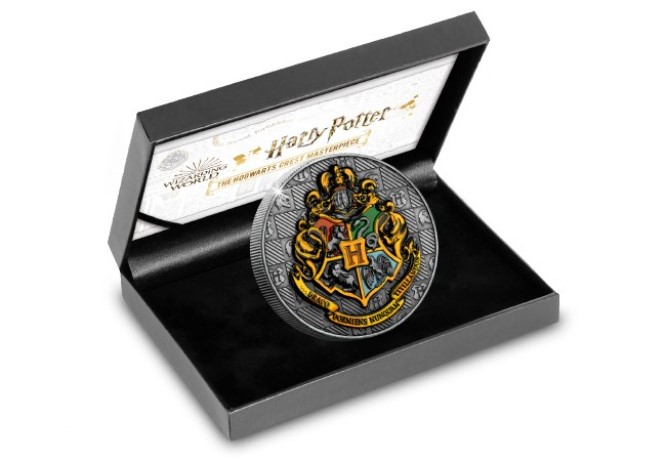 Upgrade To The Colour Hogwarts Crest Masterpiece Commemorative