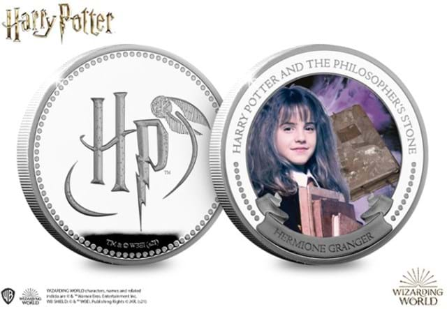 Harry-Potter-20th-Anniversary-Students-Set-Product-Images-Hermione-Medal.jpg