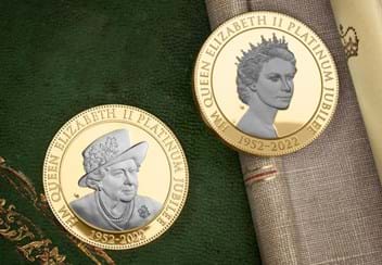 The Platinum Jubilee Silver 'Mint Masters' Set Both Portraits Reverses with Themed Background