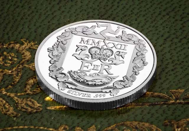Platinum Jubilee Silver Sovereign with Themed Background