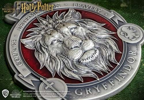 DYT8 Gryffindor 9 3Quarter Oz Silver Close Up No Packaging